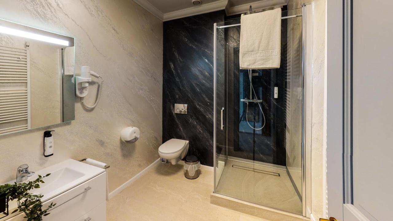 Hotel Angel Sofia Falticeni Luaran gambar