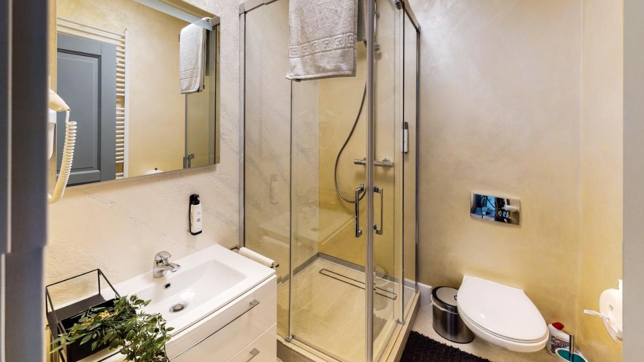 Hotel Angel Sofia Falticeni Luaran gambar